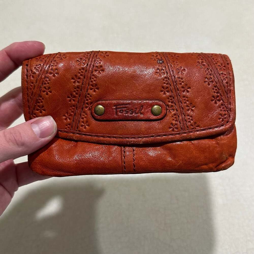Fossil Orange Leather Floral Pattern Embossed Flap Clutch Wallet